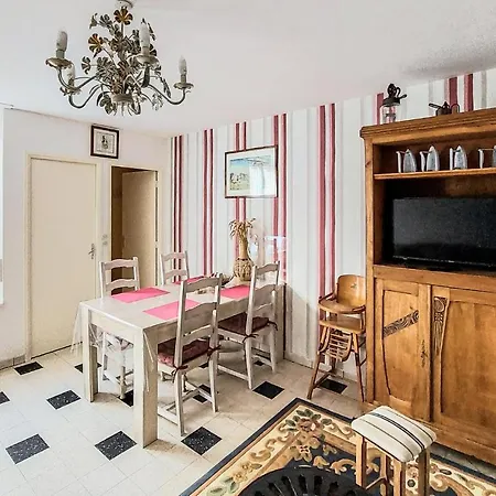 Amazing In With Kitchen Nyaraló Péronne