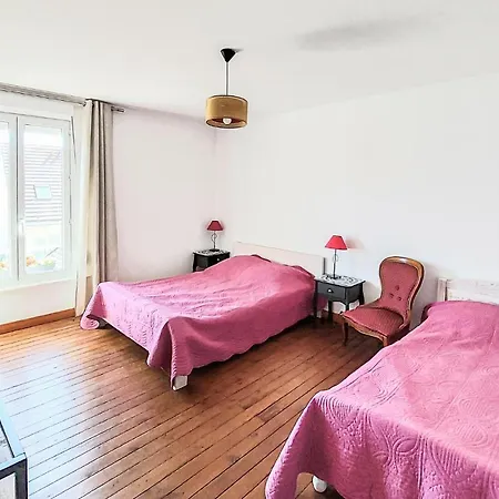 2 Bedroom Lovely Home In Peronne Nyaraló